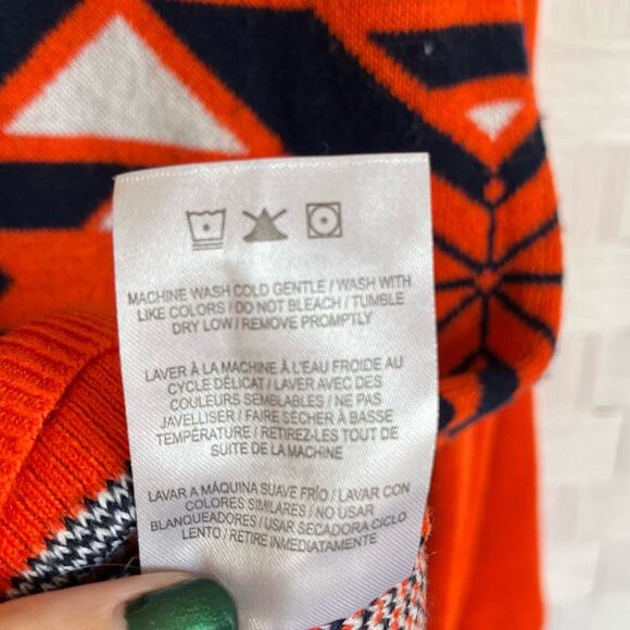 Denver Broncos Women’s Chirstmas Winter Sweater Size Small NFL - Picture 7 of 8